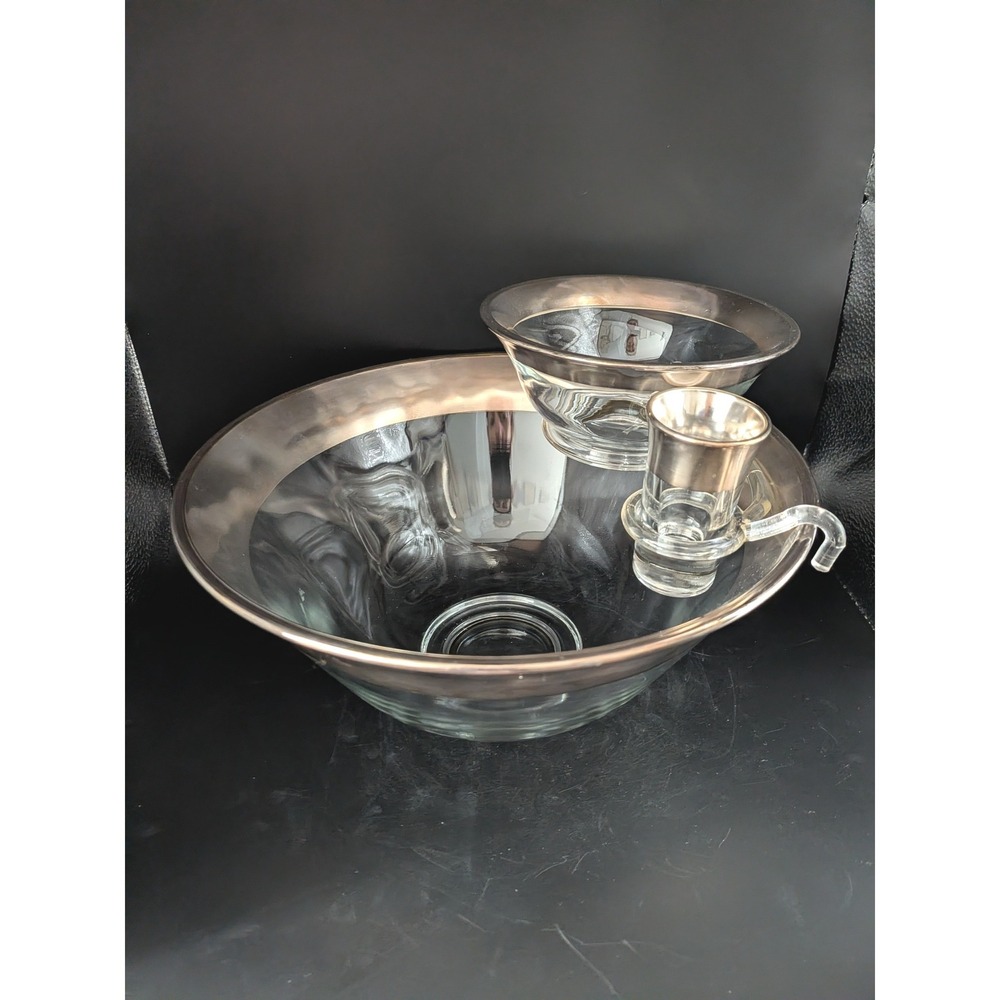 Vintage MCM Dorothy Thorpe Silver Rimmed Chip and Dip Set Lucite Hanger